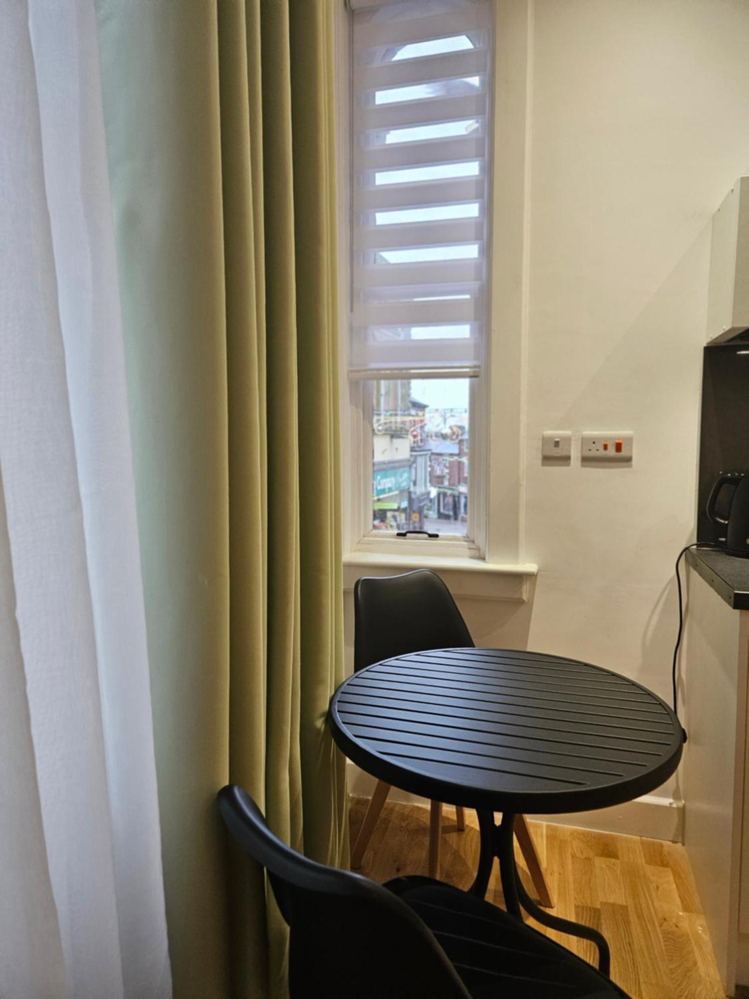Central Chambers Suites - Suite 1 Лик Экстерьер фото