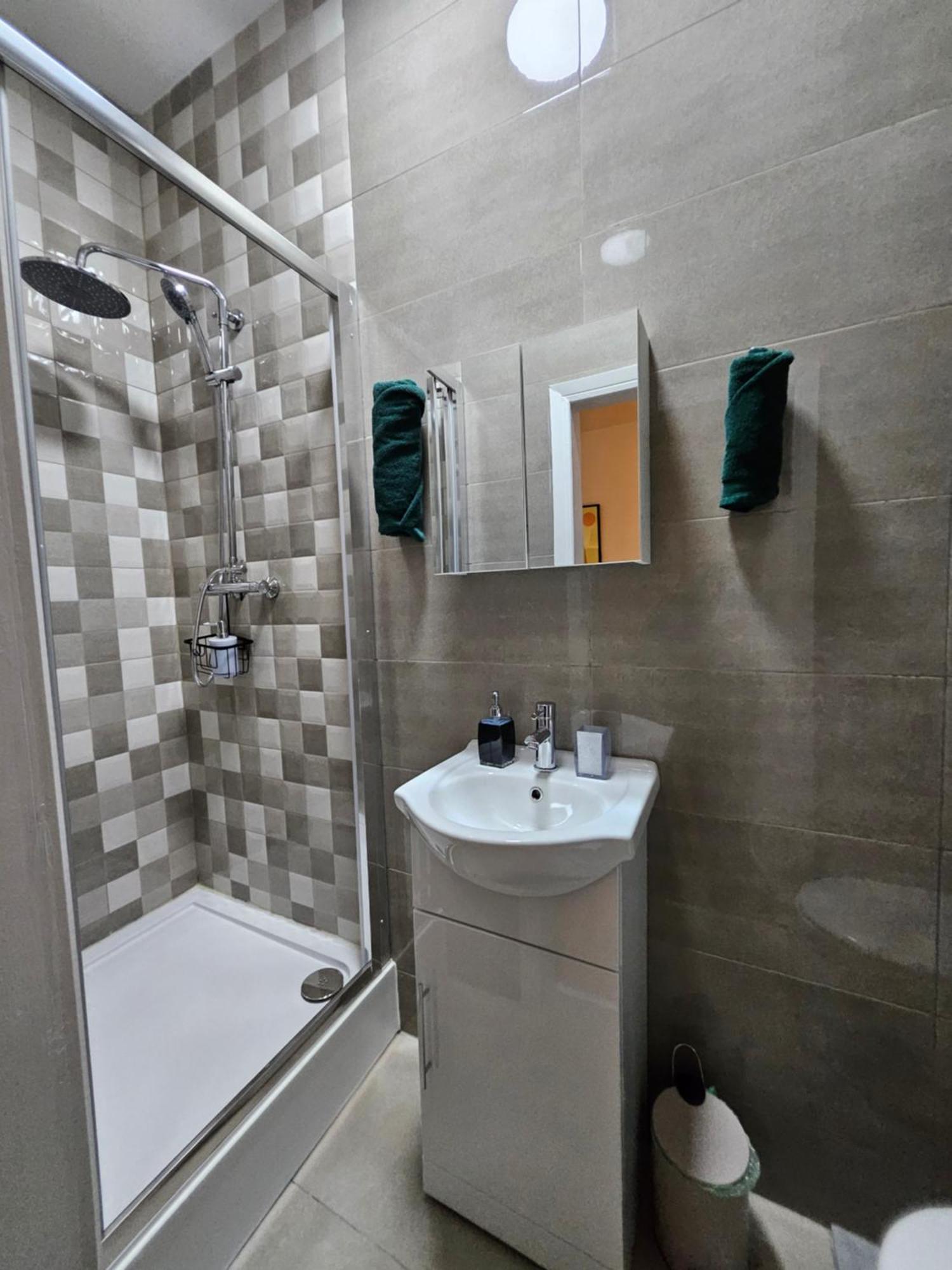 Central Chambers Suites - Suite 1 Лик Экстерьер фото